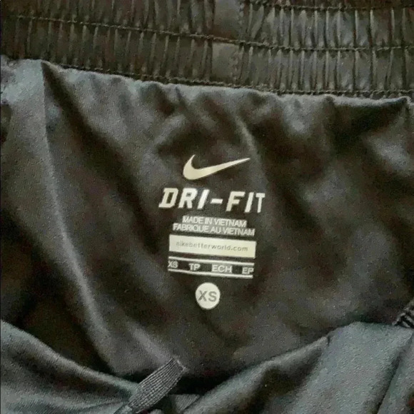 Nike - Picture 2 of 2